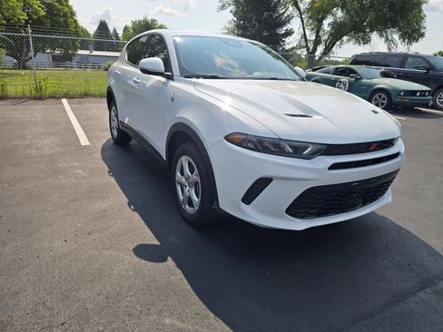Used 2024 Dodge Hornet GT w/ Cold Weather Group AWD/4WD image 3