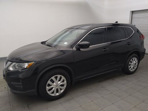 Used 2020 Nissan Rogue S FWD image 2