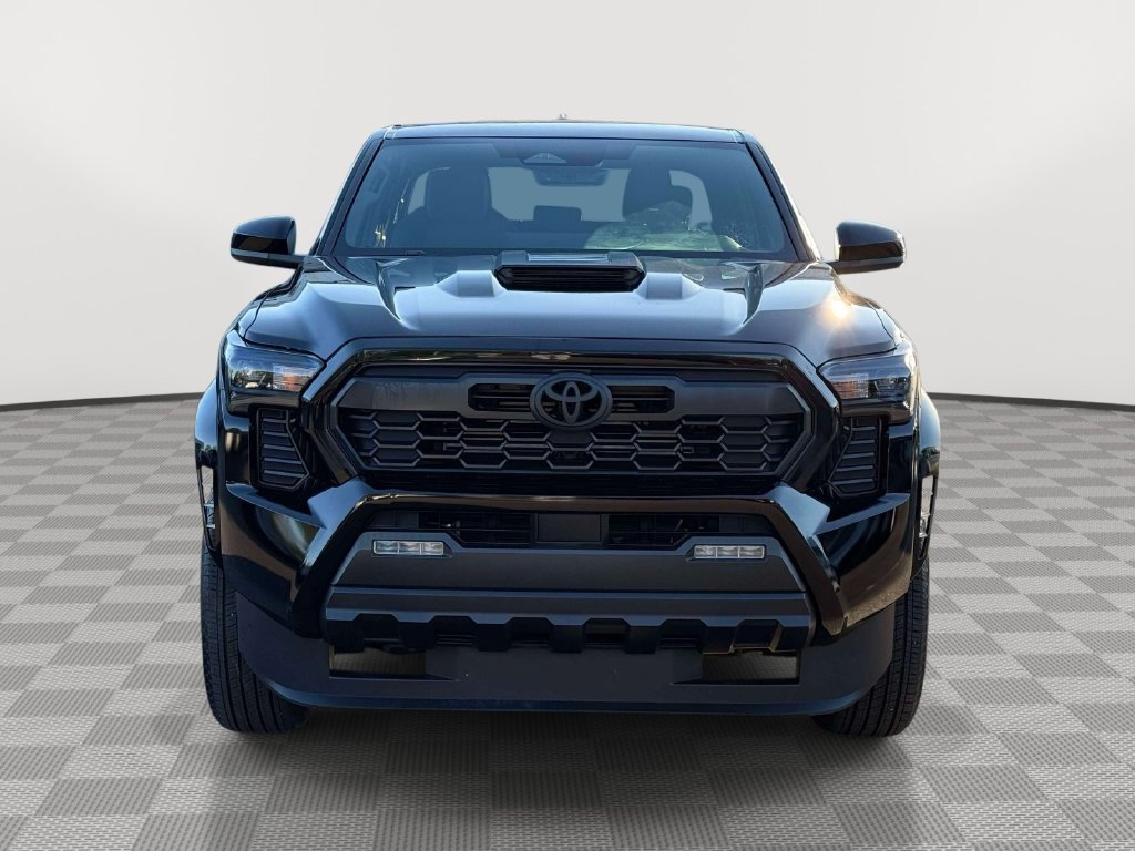 Used 2025 Toyota Tacoma TRD Sport AWD/4WD image 2