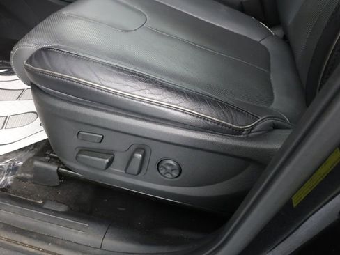 Used 2022 Hyundai Santa Fe Limited image 9