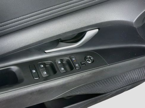 Used 2024 Hyundai Elantra Limited FWD image 15