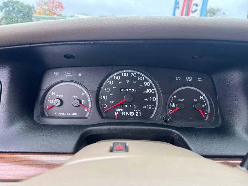 Used 2005 Ford Crown Victoria LX RWD image 17