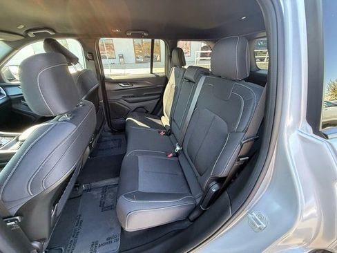 New 2025 Jeep Grand Cherokee Laredo image 19