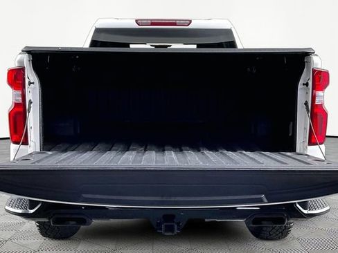 Used 2024 Chevrolet Silverado 1500 LT Trail Boss w/ LPO, Dark Essentials Package AWD/4WD image 7