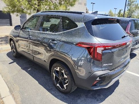 Certified 2025 Kia Seltos EX w/ EX Sunroof Package FWD image 14