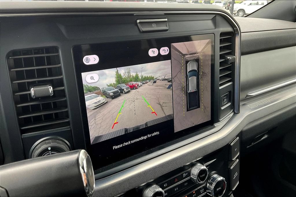 Used 2025 Ford F450 Platinum AWD/4WD image 13