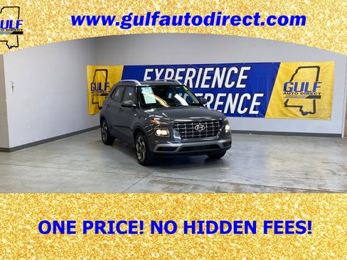 Used 2024 Hyundai Venue SEL image 1