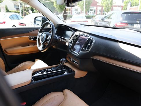 Used 2016 Volvo XC90 T6 Inscription w/ Vision Package AWD/4WD image 16