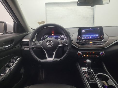 Used 2023 Nissan Altima 2.5 SV FWD image 22