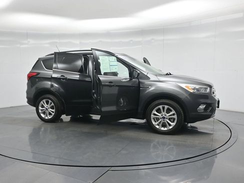 Used 2019 Ford Escape SEL image 28