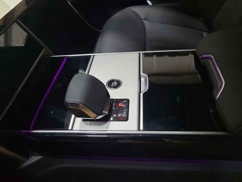 New 2025 Land Rover Range Rover SE image 20