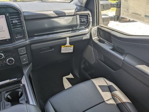 New 2025 Ford F250 Lariat w/ Lariat Ultimate Package image 15