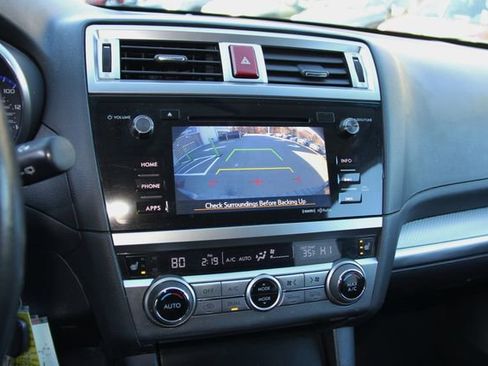 Used 2017 Subaru Outback 2.5i Premium image 23