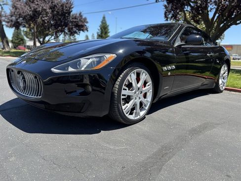 Used 2016 Maserati GranTurismo Convertible RWD image 5