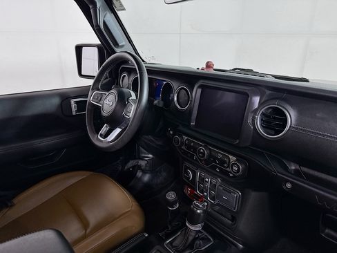 Used 2023 Jeep Wrangler Unlimited Rubicon 4xe w/ Cold Weather Group AWD/4WD image 29