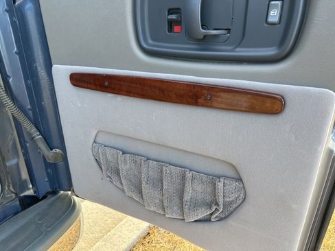 Used 1999 GMC Savana 1500 image 30