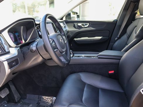 Used 2024 Volvo XC60 B5 Core AWD/4WD image 19