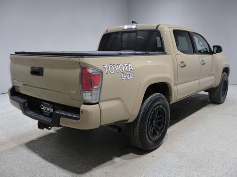 Used 2016 Toyota Tacoma Limited w/ Towing Package image 2