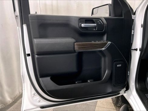 Used 2020 Chevrolet Silverado 1500 LT Trail Boss image 9