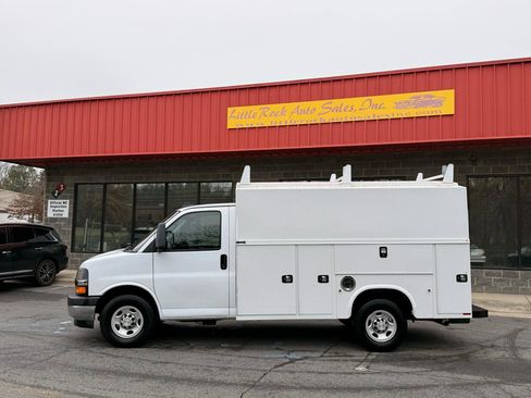 Used 2021 Chevrolet Express 3500 w/ Power Convenience Package image 2