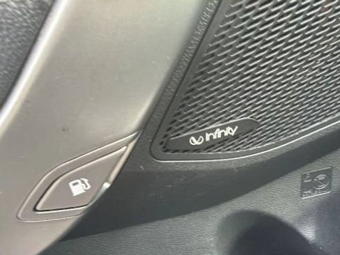 Used 2017 Hyundai Santa Fe AWD image 14