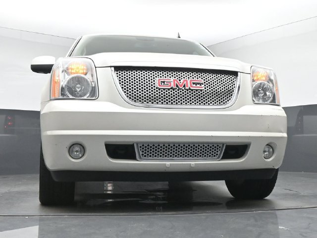 Used 2012 GMC Yukon Denali RWD image 11