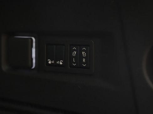 Used 2025 GMC Yukon Denali image 20