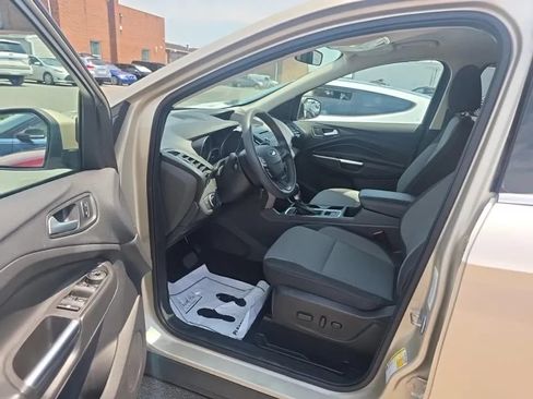 Used 2017 Ford Escape SE w/ SE Cold Weather Package FWD image 5