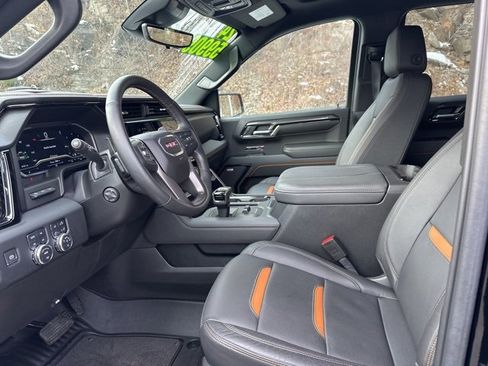 Used 2024 GMC Sierra 1500 AT4 w/ Technology Package image 12
