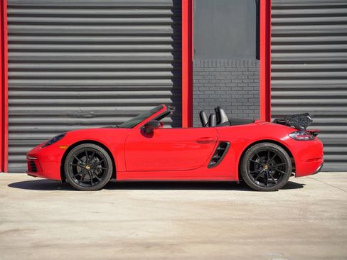 Used 2021 Porsche 718 Boxster w/ Premium Package image 6