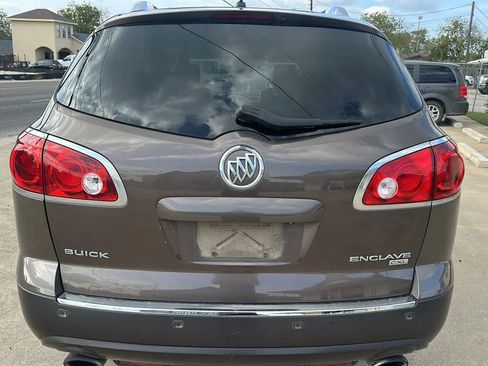 Used 2009 Buick Enclave CXL w/ Driver Confidence Package image 4