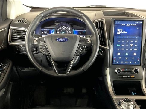 Used 2024 Ford Edge SEL w/ Convenience Package image 4