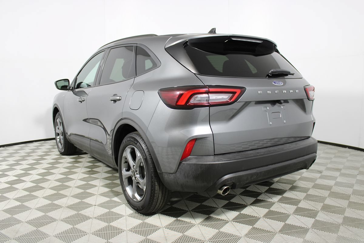 Used 2025 Ford Escape ST-Line FWD image 4