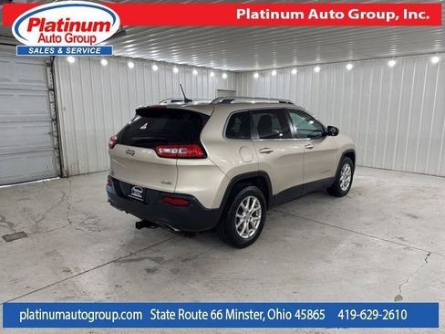 Used 2015 Jeep Cherokee Latitude w/ Comfort/Convenience Group AWD/4WD image 5