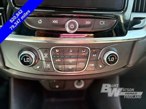 Used 2021 Chevrolet Traverse LT FWD image 18