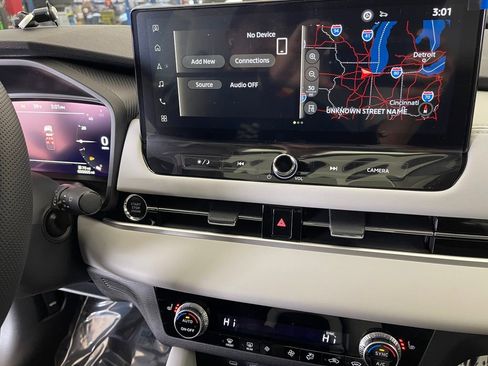 New 2025 Mitsubishi Outlander SE image 16