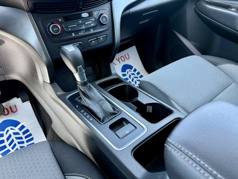 Used 2017 Ford Escape SE w/ Equipment Group 201A AWD/4WD image 16