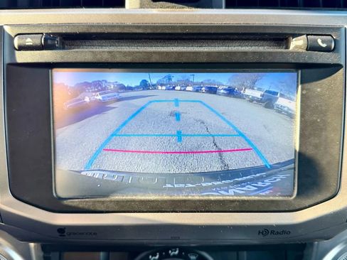 Used 2015 Toyota 4Runner SR5 Premium image 16