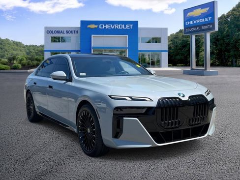 Used 2023 BMW 760i xDrive AWD/4WD image 8
