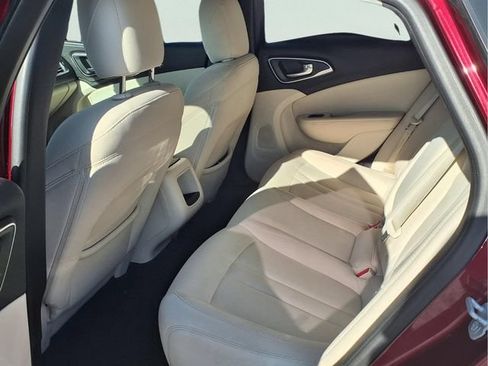 Used 2015 Chrysler 200 LX FWD image 20