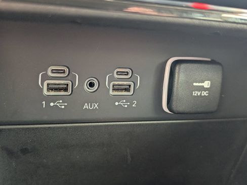 Used 2023 Jeep Grand Cherokee Laredo RWD image 13