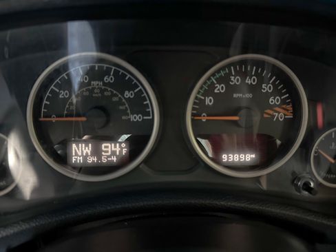Used 2016 Jeep Wrangler Sahara AWD/4WD image 29
