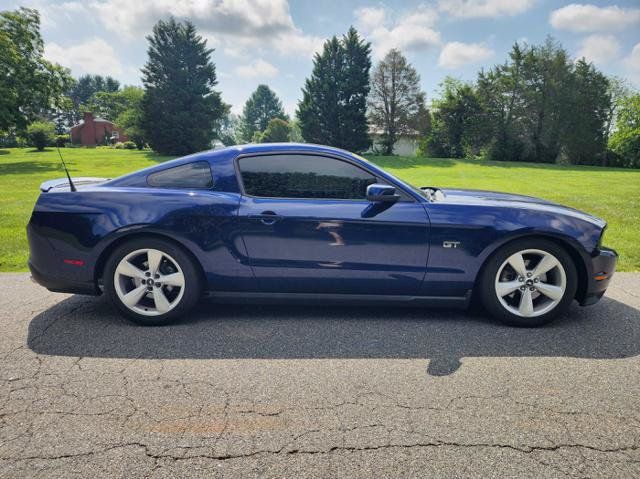 Used 2010 Ford Mustang GT RWD image 5
