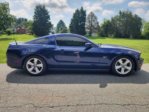 Used 2010 Ford Mustang GT RWD image 5