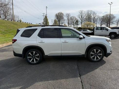 Used 2023 Honda Pilot Touring image 8