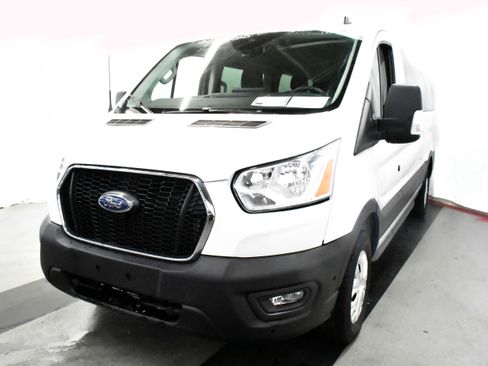 Used 2023 Ford Transit 350 XLT image 4