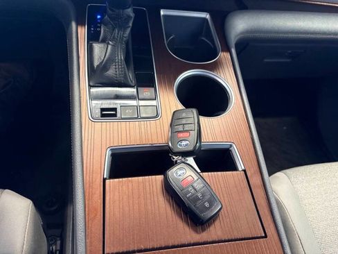 Used 2022 Toyota Sienna LE image 18