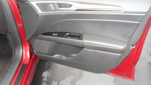 Used 2013 Ford Fusion SE FWD image 21