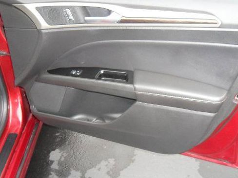 Used 2013 Ford Fusion SE image 21