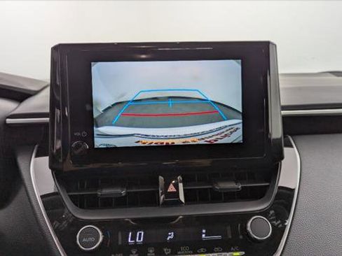 Used 2025 Toyota Corolla LE image 24